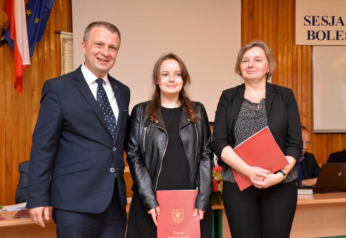 Najzdolniejsi uczniowie powiatowych szkół uhonorowani