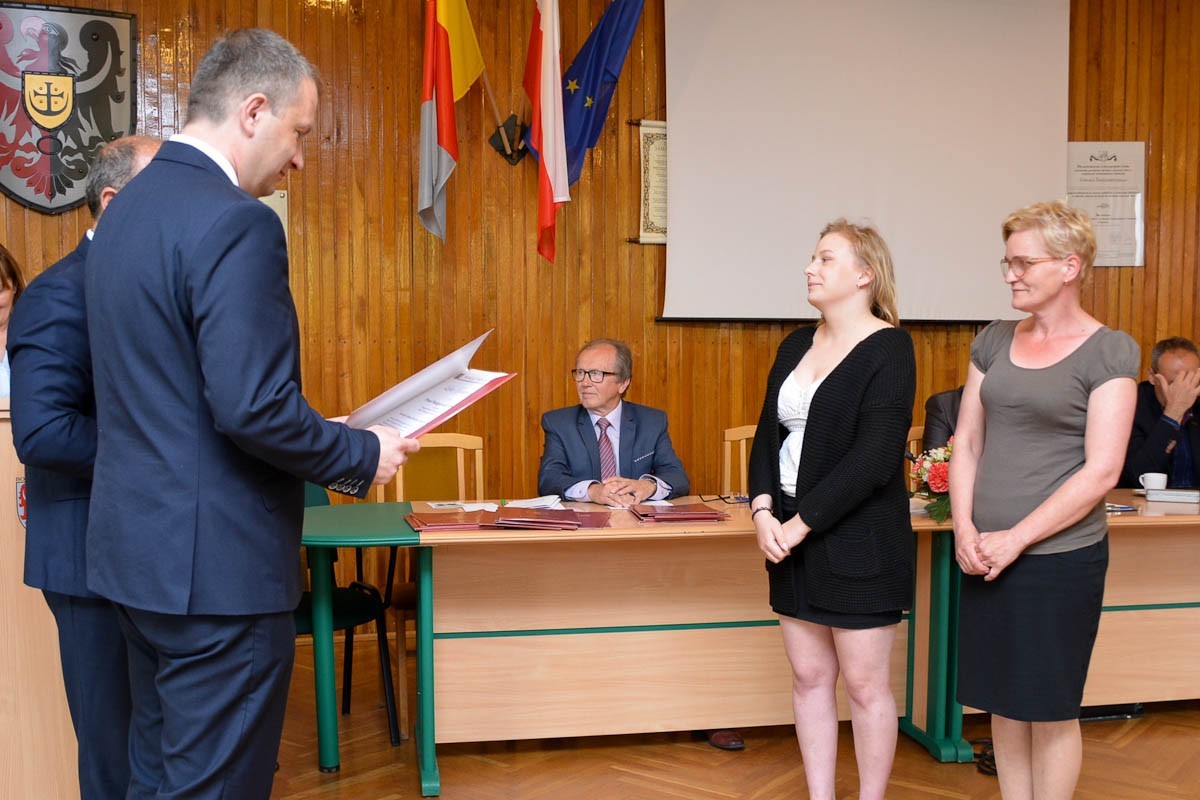 Najzdolniejsi uczniowie powiatowych szkół uhonorowani