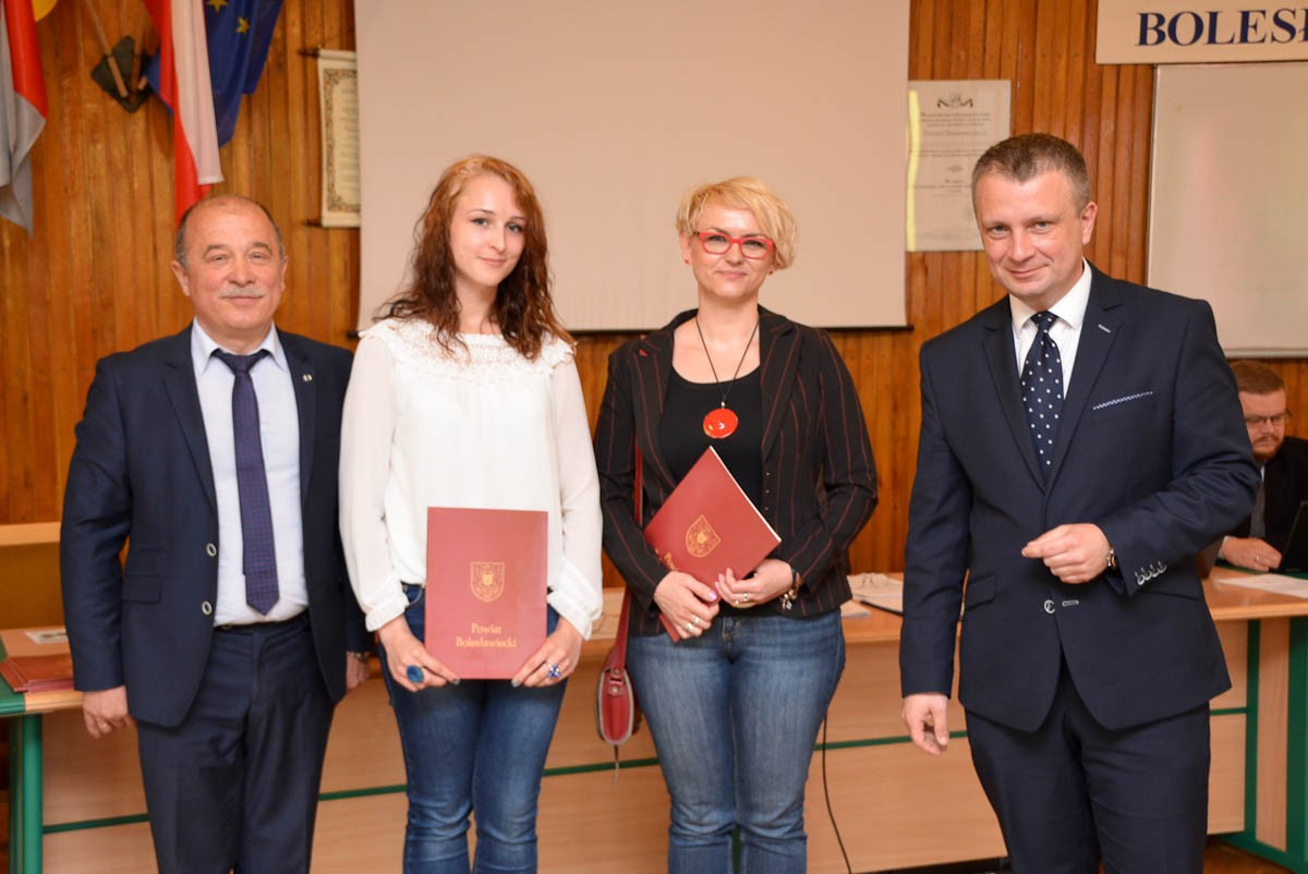 Najzdolniejsi uczniowie powiatowych szkół uhonorowani