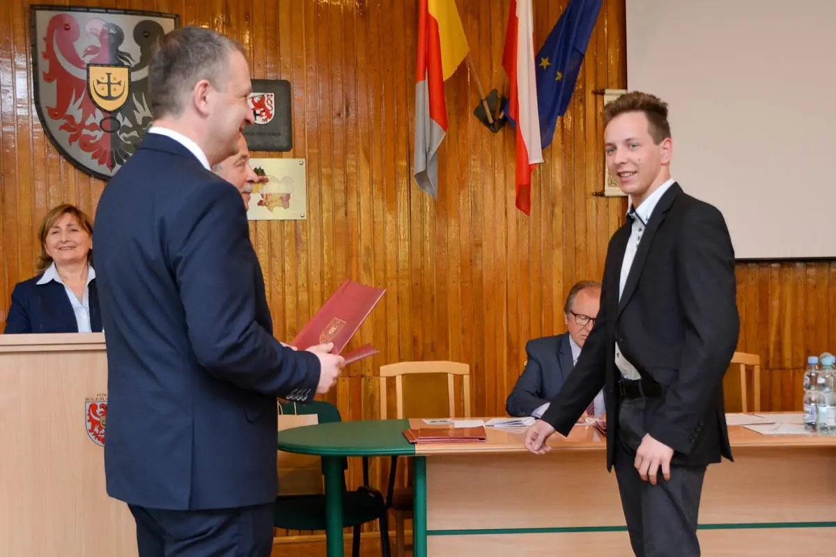 Najzdolniejsi uczniowie powiatowych szkół uhonorowani