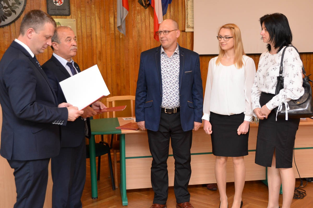 Najzdolniejsi uczniowie powiatowych szkół uhonorowani