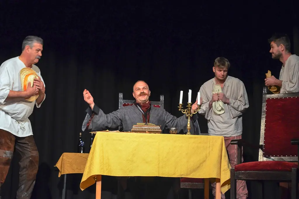 „Zemsta” II LO dziś dwukrotnie w Teatrze Starym