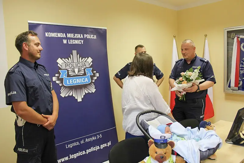 Rodzina najmłodszego policjanta z drogówki podziękowała mundurowym