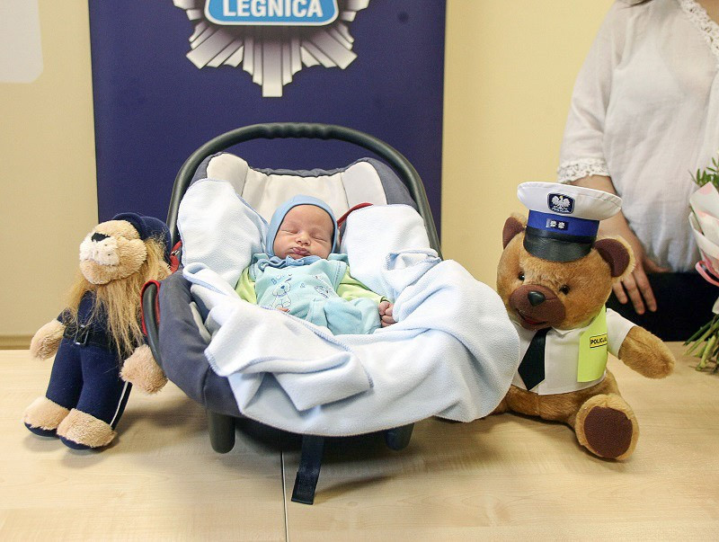 Rodzina najmłodszego policjanta z drogówki podziękowała mundurowym