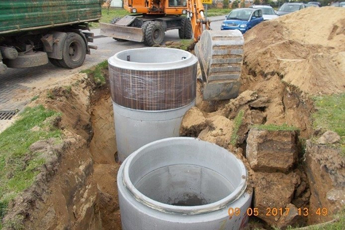 „Kosmiczne” i wandaloodporne pojemniki na śmieci w Nowogrodźcu