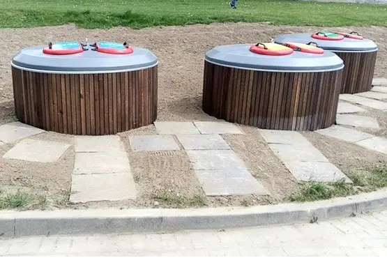 „Kosmiczne” i wandaloodporne pojemniki na śmieci w Nowogrodźcu