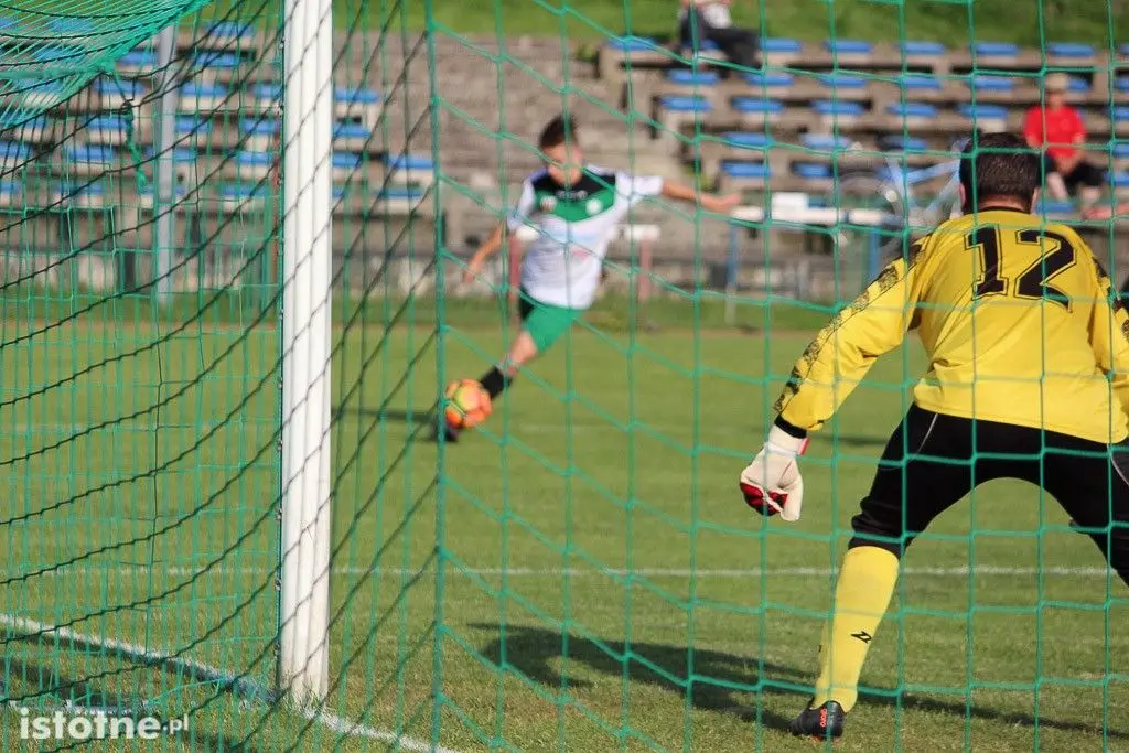 BKS - LZS Łaziska 3:1