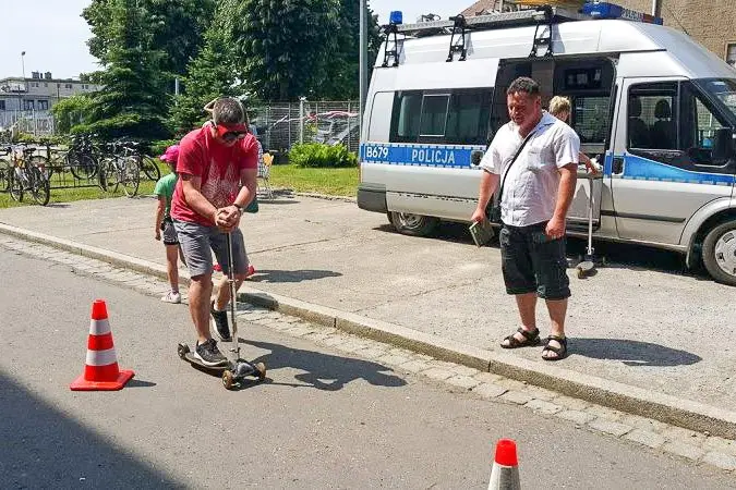 Policjanci dzieciom