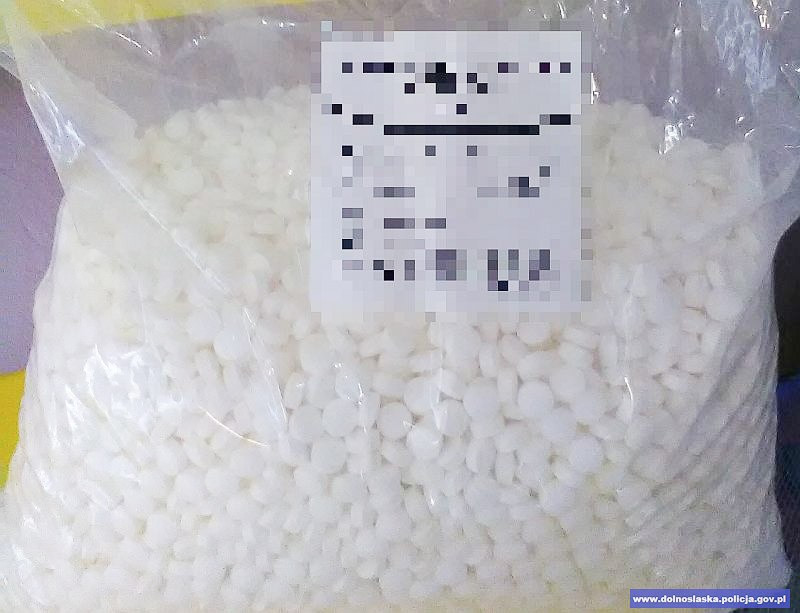 Czech miał prawie półtora kg tabletek, z których robi się narkotyki