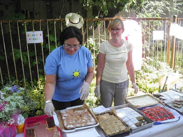 Żyją kolorowo: piknik integracyjny w szkole specjalnej