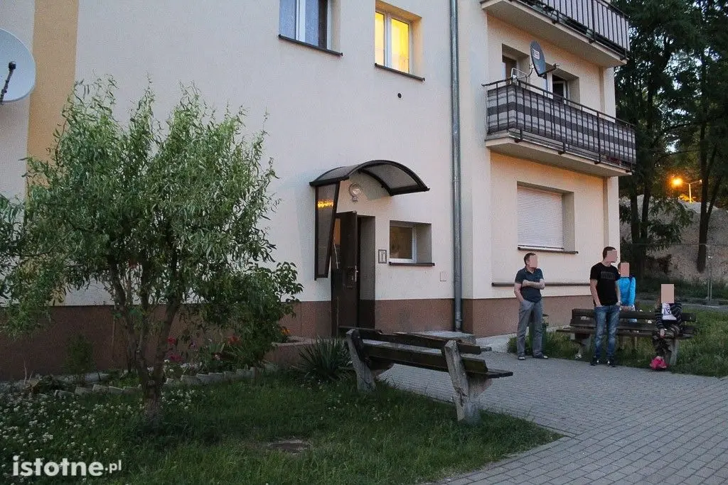 Runął sufit w bloku na Górników