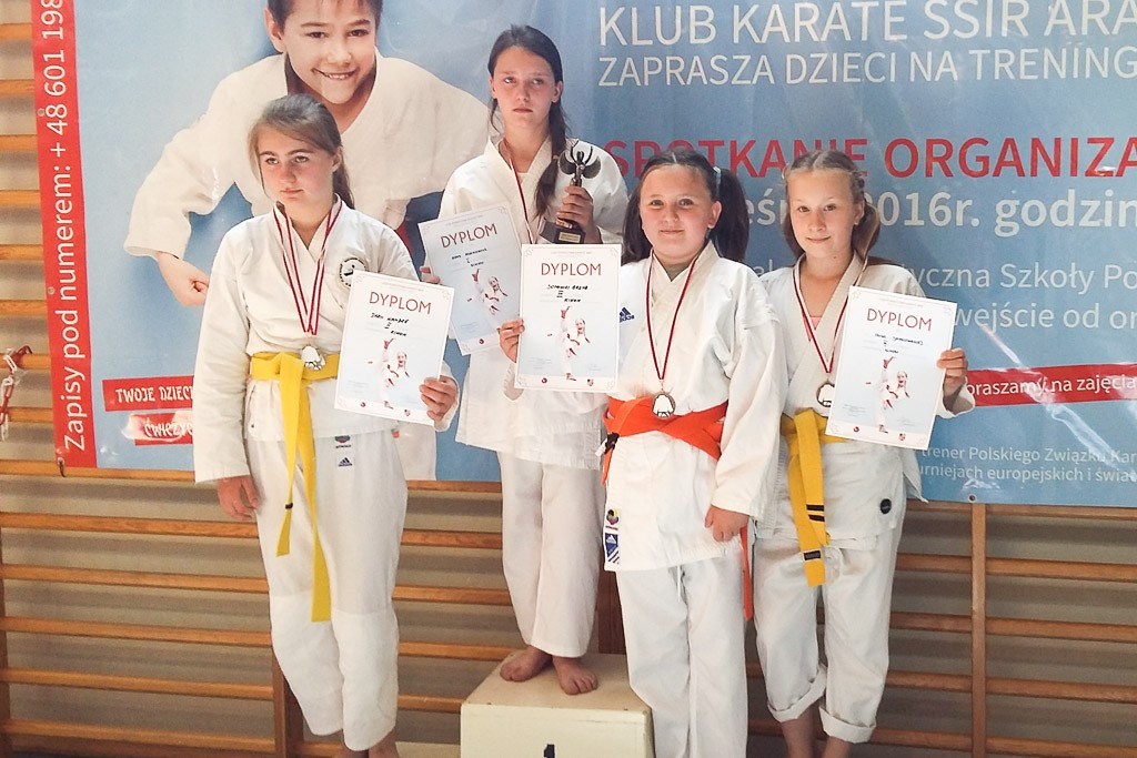 Karatecy TOP Bolesławiec z 14 medalami