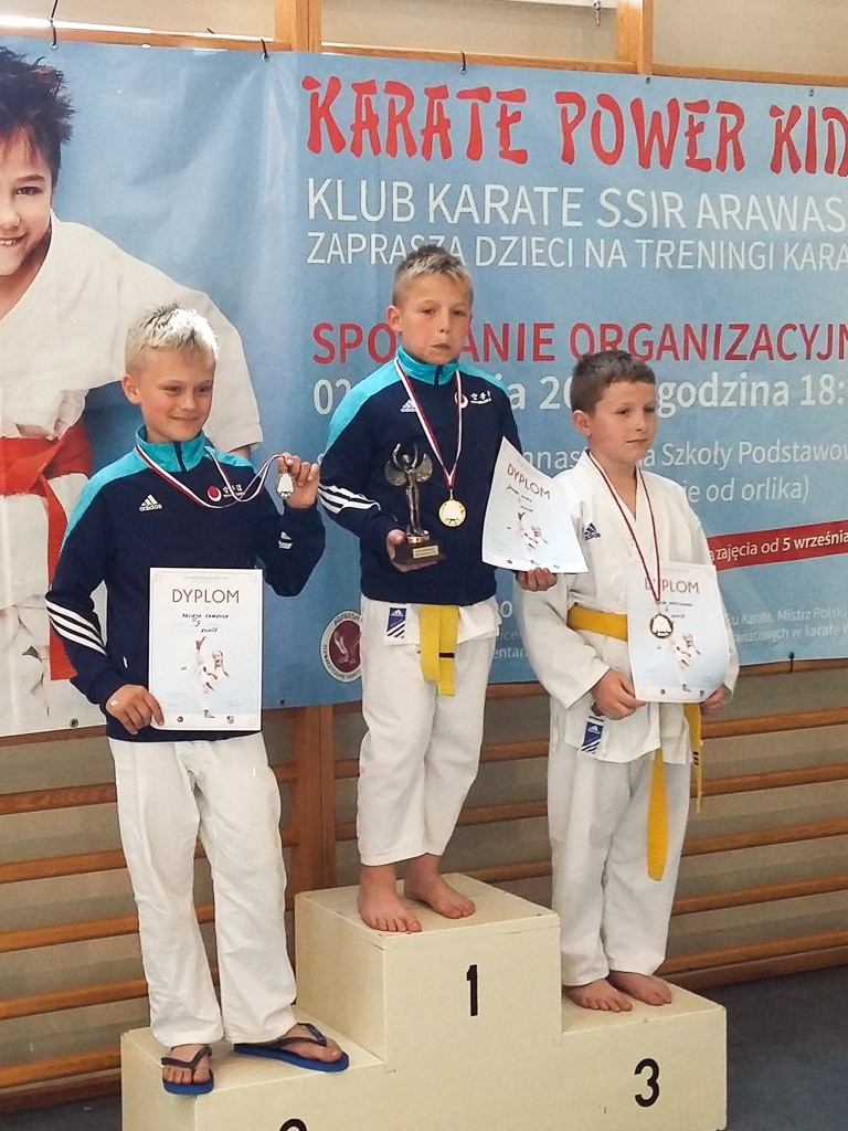 Karatecy TOP Bolesławiec z 14 medalami