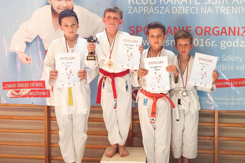 Karatecy TOP Bolesławiec z 14 medalami