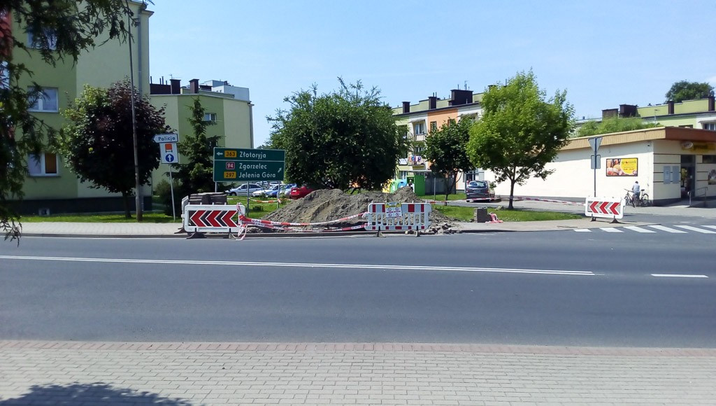 Akcja straży koło stadionu. Ulatnia się gaz