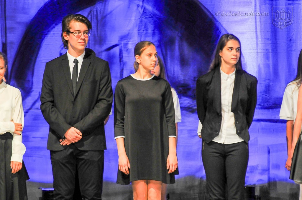 Uhonorowano wybitnie uzdolnionych uczniów szkół miejskich