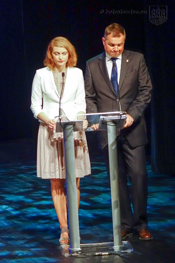 Uhonorowano wybitnie uzdolnionych uczniów szkół miejskich