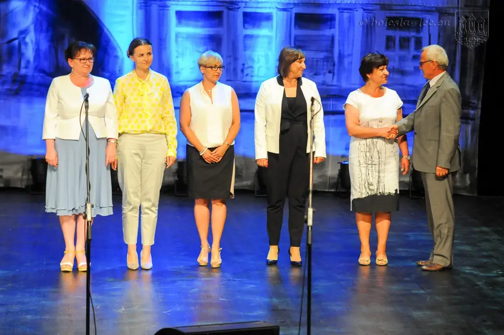 Uhonorowano wybitnie uzdolnionych uczniów szkół miejskich