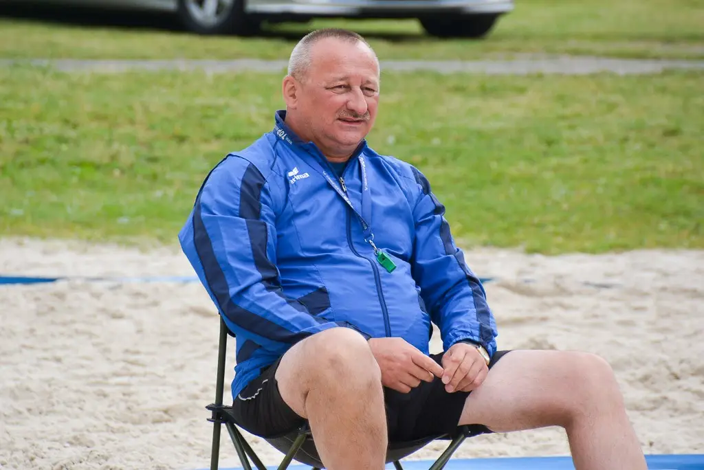 Wałbrzyscy strażacy najlepsi w siatkówce plażowej. Bolesławianie drudzy