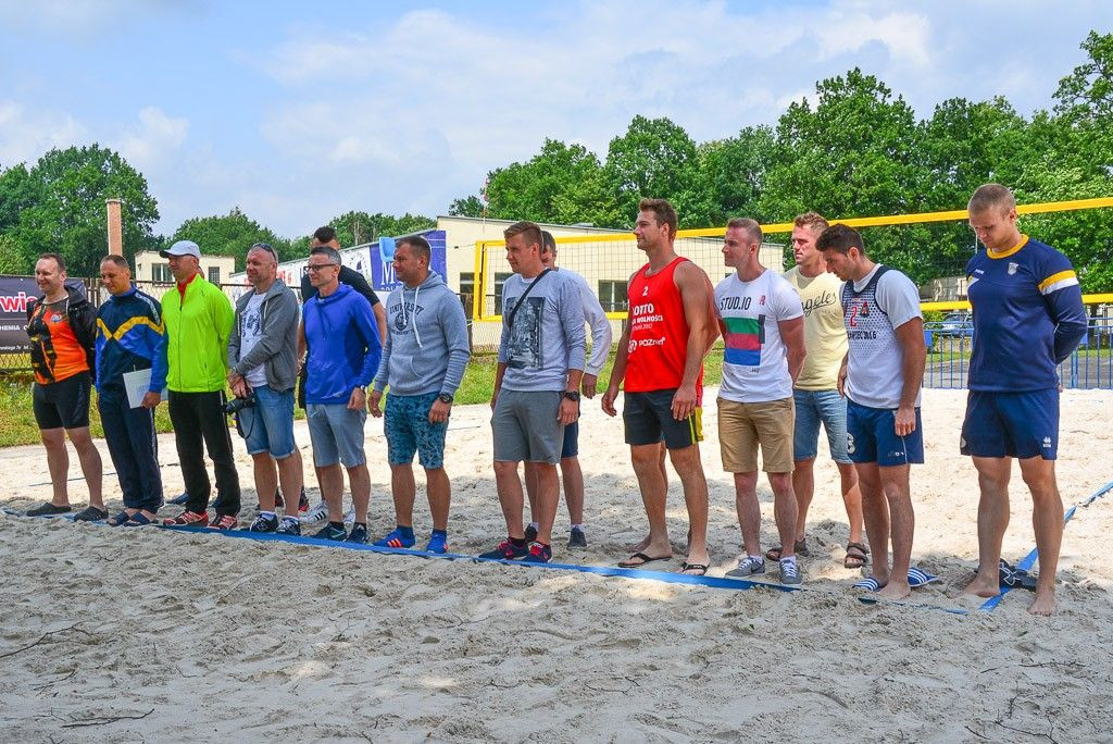Wałbrzyscy strażacy najlepsi w siatkówce plażowej. Bolesławianie drudzy