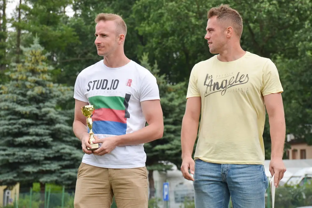 Wałbrzyscy strażacy najlepsi w siatkówce plażowej. Bolesławianie drudzy