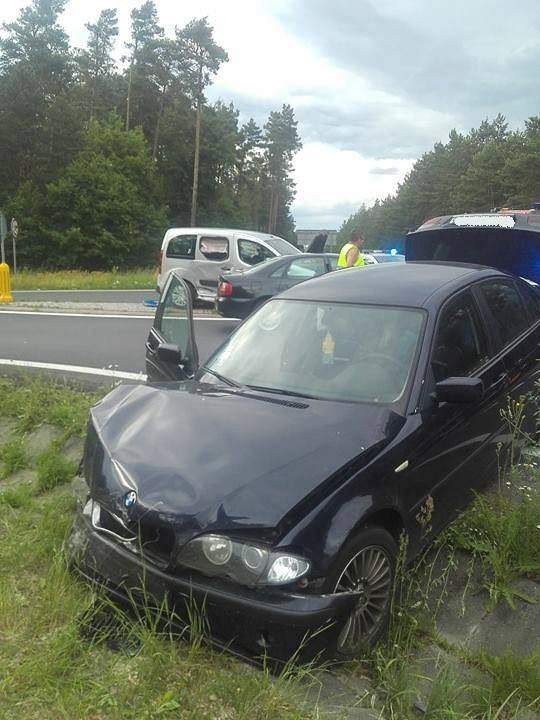Wypadek na A18, dwie osoby ranne