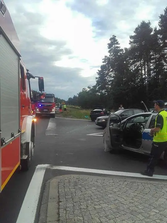 Wypadek na A18, dwie osoby ranne