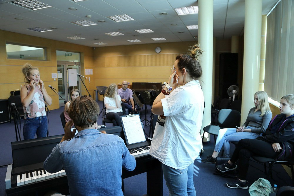 Talenty w amfiteatrze