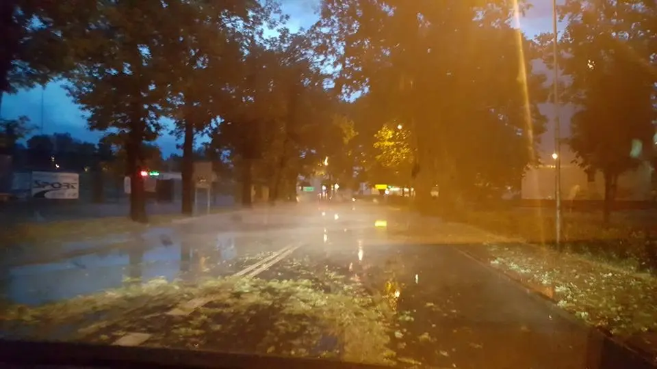 Nawałnica i 3-centymetrowy grad nad Bolesławcem