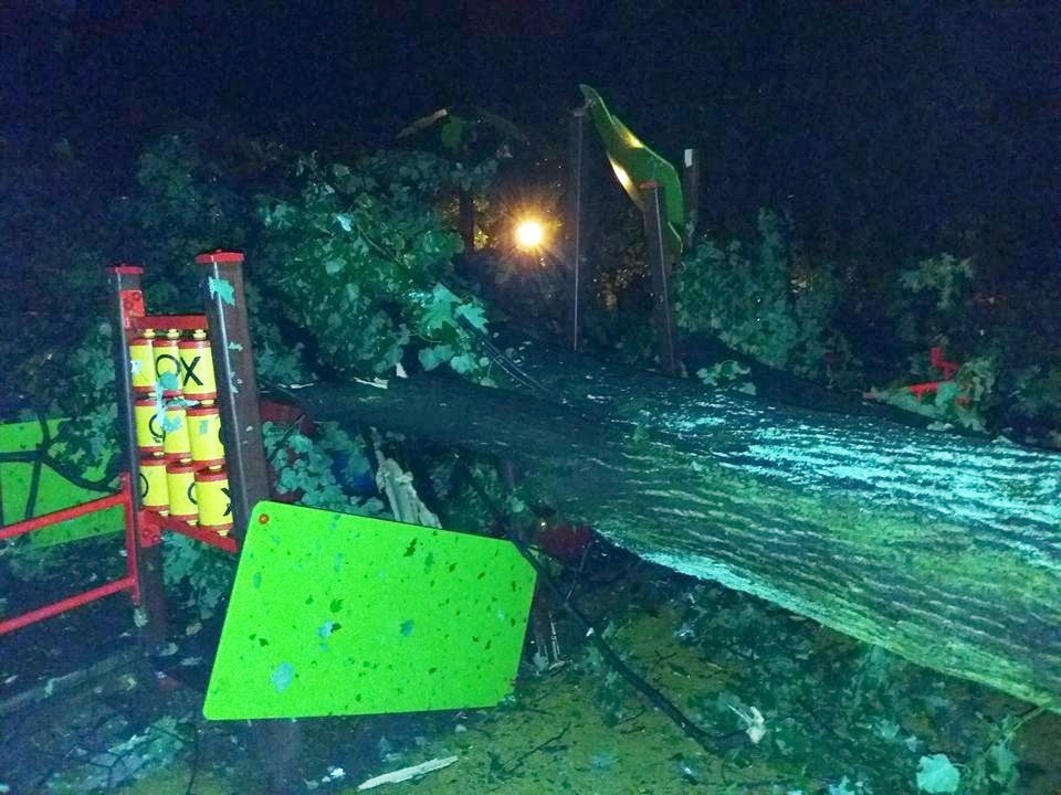 Nawałnica zniszczyła plac zabaw w Parku Miejskim