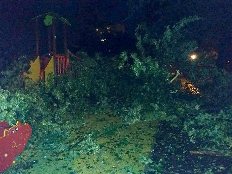 Nawałnica zniszczyła plac zabaw w Parku Miejskim