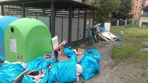 Syf przy Żwirki i Wigury