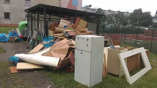 Syf przy Żwirki i Wigury