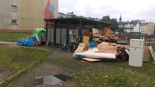 Syf przy Żwirki i Wigury