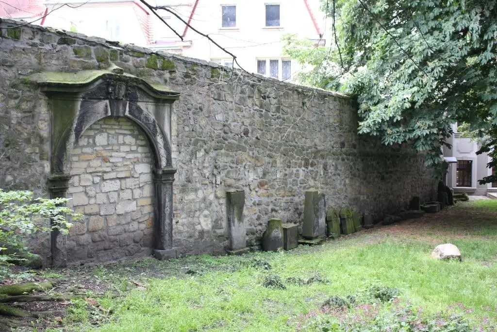 Ruszyła konserwacja rzeźb z lapidarium bolesławieckiego muzeum