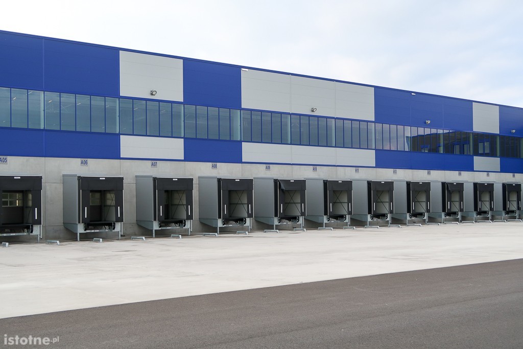 Hala Rhenus Logstic w Bolesławcu