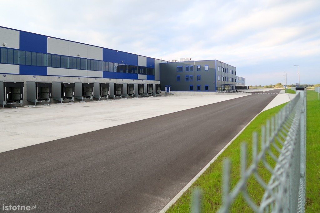 Hala Rhenus Logstic w Bolesławcu