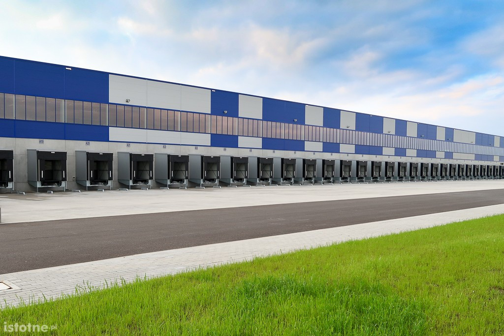 Hala Rhenus Logstic w Bolesławcu