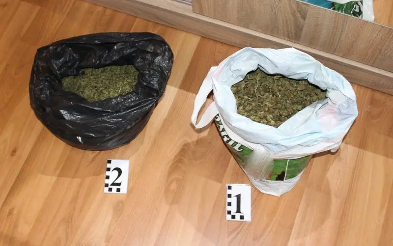 Wpadł z dwoma… reklamówkami maryśki i metamfetaminą