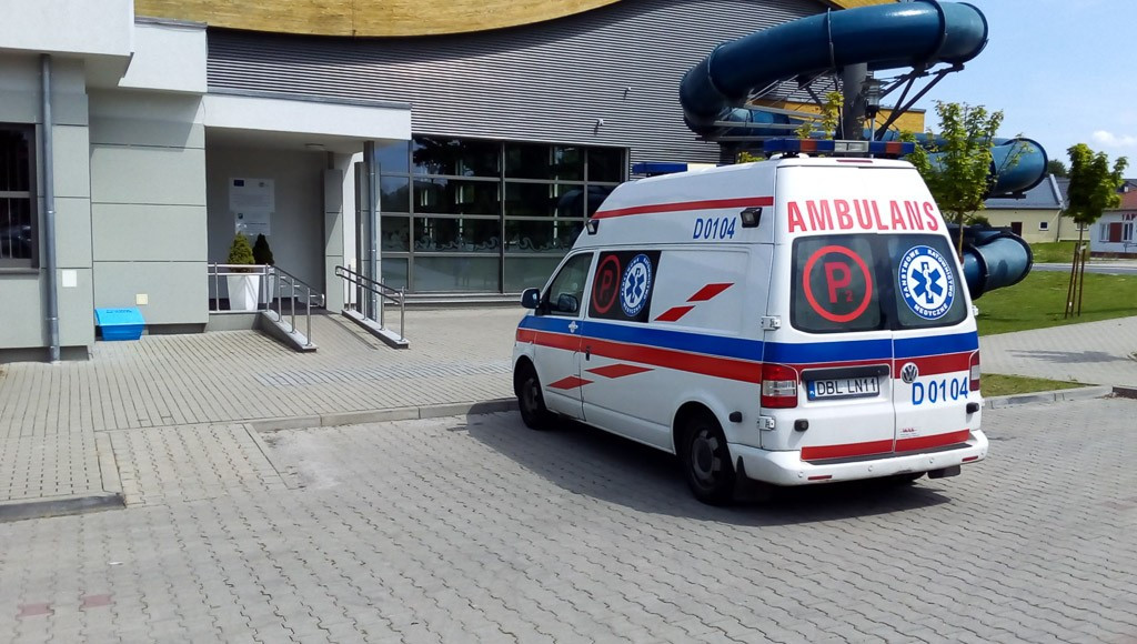 Reanimacja na basenie w Osiecznicy