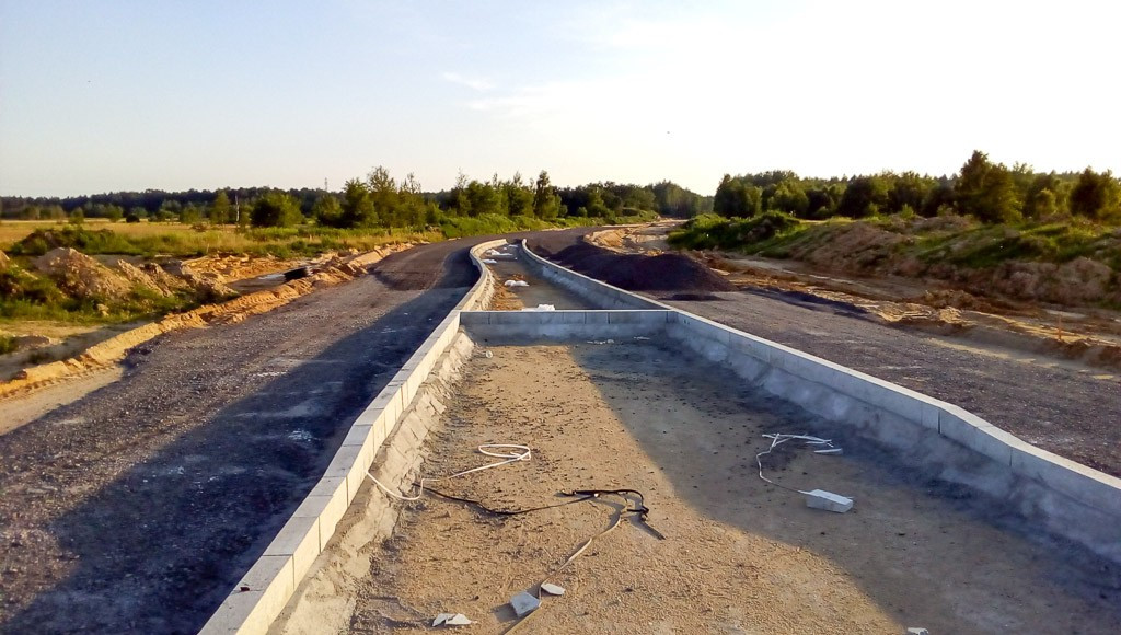 Między Bolesławcem a Łaziskami powstaje rondo