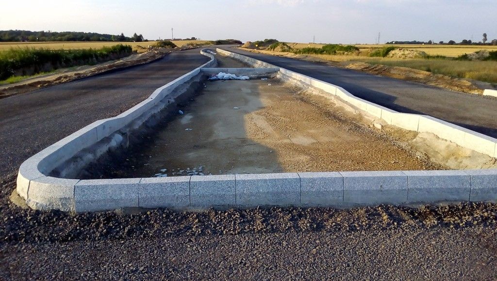 Między Bolesławcem a Łaziskami powstaje rondo