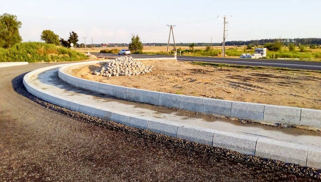 Między Bolesławcem a Łaziskami powstaje rondo