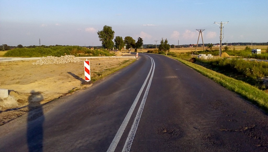 Między Bolesławcem a Łaziskami powstaje rondo