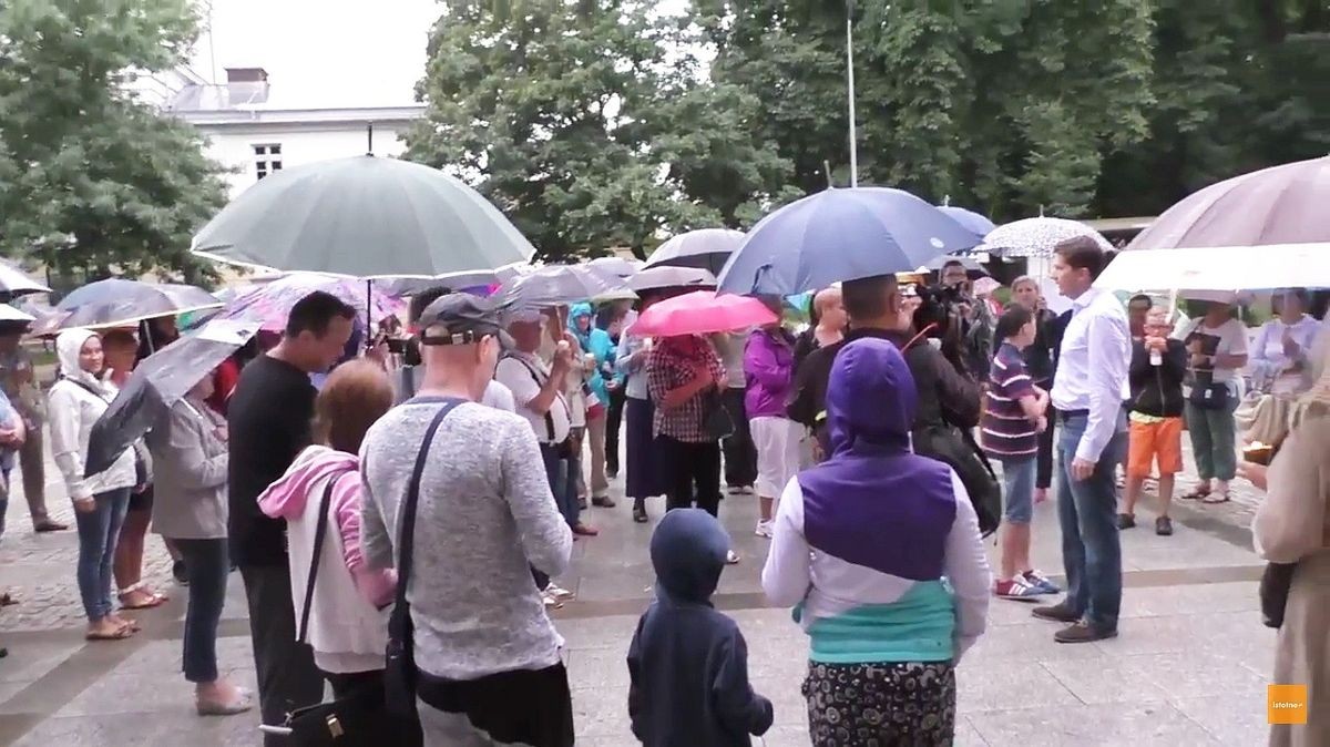 Deszcz nie straszny – kolejny raz ludzie spotkali się przed Sądem w Bolesławcu