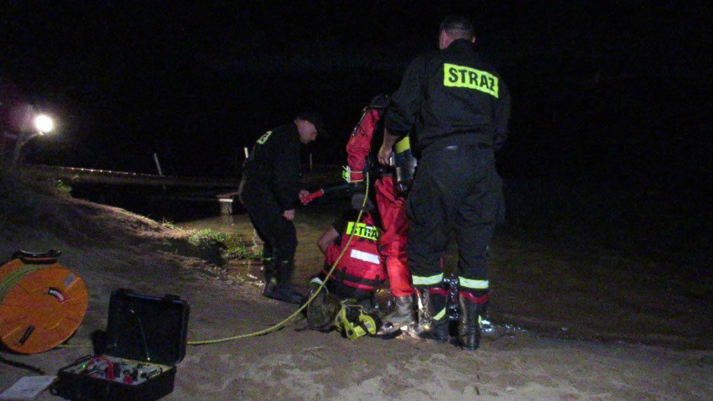 Ratownicy szukają topielca na Krępnicy koło Bolesławca