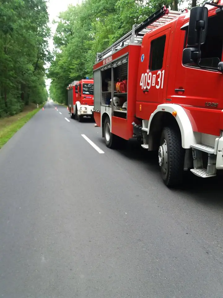 Kolizja między Osiecznicą a Tomisławiem. Kierowca BMW ranny