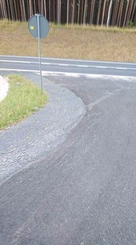 Koszmar na parkingu przy drodze Dobra–Kliczków