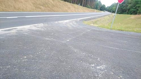 Koszmar na parkingu przy drodze Dobra–Kliczków