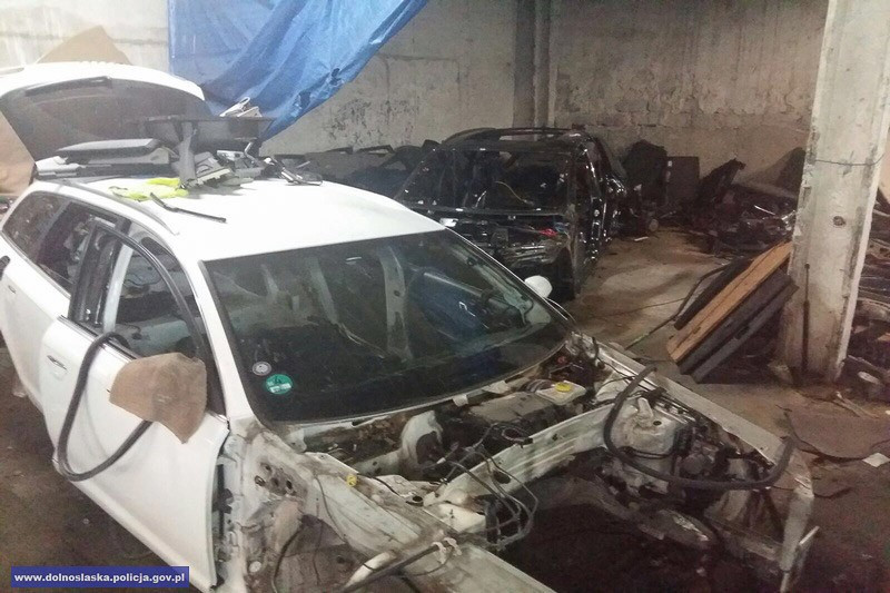 Policja zlikwidowała dziuplę samochodową. 30-letni paser aresztowany